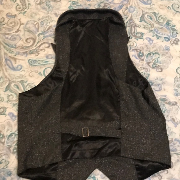 Dressy vest. - Picture 2 of 4